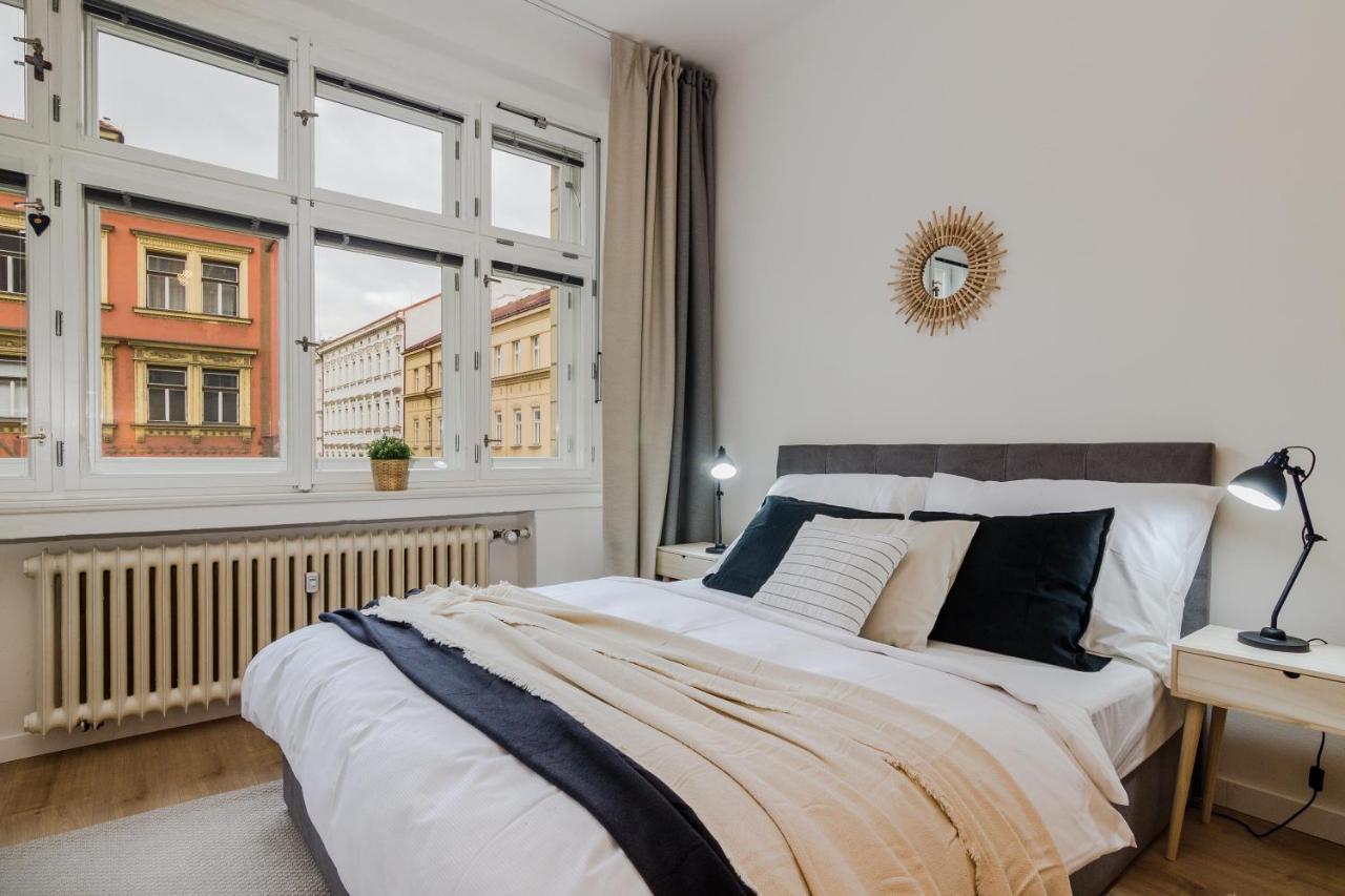 Apt In Prague Charles Bridge 1Km By Michal&Friends Praga Exterior foto