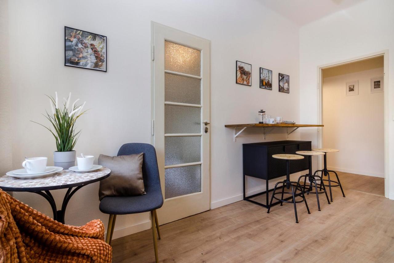 Apt In Prague Charles Bridge 1Km By Michal&Friends Praga Exterior foto