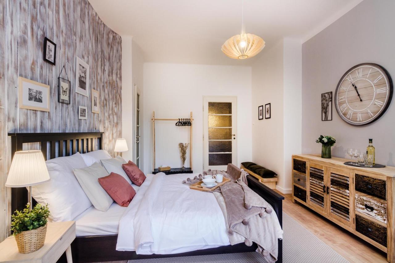 Apt In Prague Charles Bridge 1Km By Michal&Friends Praga Exterior foto