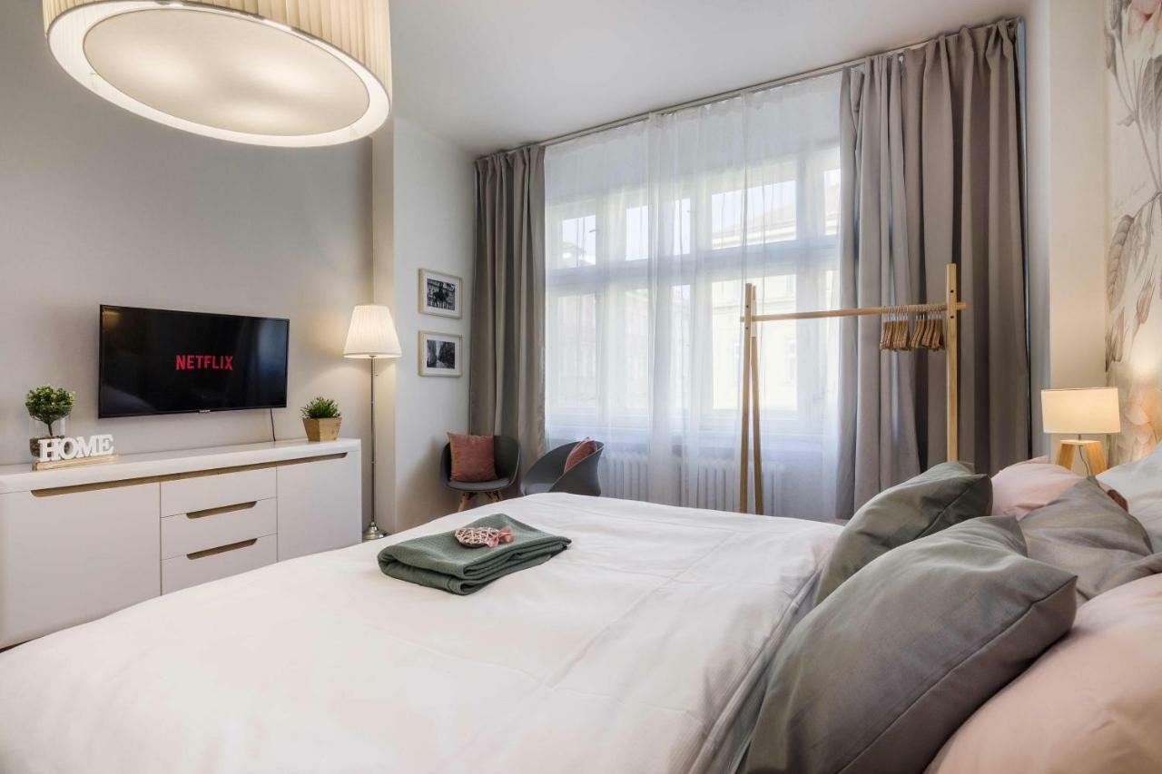 Apt In Prague Charles Bridge 1Km By Michal&Friends Praga Exterior foto